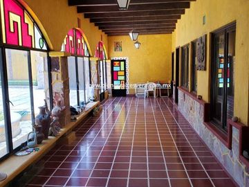 CASA EN VENTA SUPER OPORTUNIDAD EN CENTRO DE TEQUISQUIAPAN . Xóchitl.