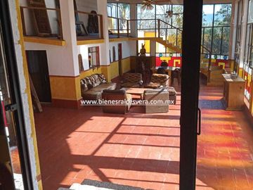 CASA EN VENTA SUPER OPORTUNIDAD EN CENTRO DE TEQUISQUIAPAN . Xóchitl.