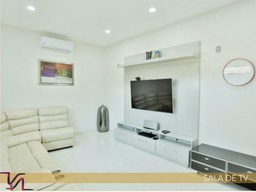 HERMOSA RESIDENCIA EN PARAISO COUNTRY CLUB