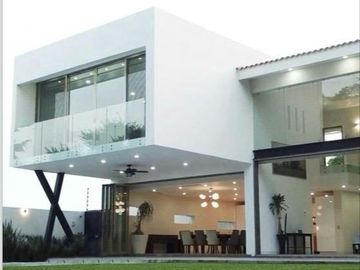 HERMOSA RESIDENCIA EN PARAISO COUNTRY CLUB
