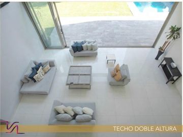HERMOSA RESIDENCIA EN PARAISO COUNTRY CLUB