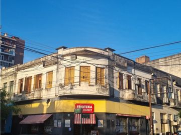 Mega piso histórico en esquina en pleno centro de Resistencia!
