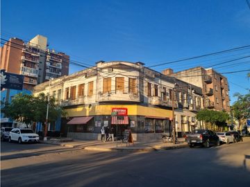 Mega piso histórico en esquina en pleno centro de Resistencia!