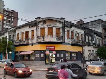 Mega piso histórico en esquina en pleno centro de Resistencia!