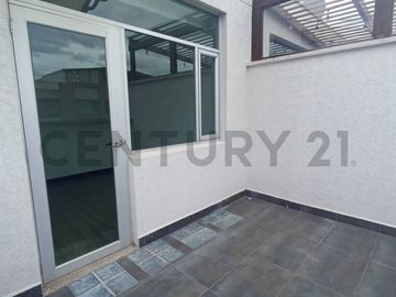 Casa  en Venta por estrenar en Nayón