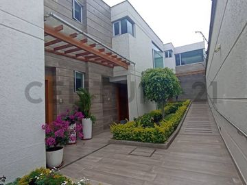 Casa  en Venta por estrenar en Nayón