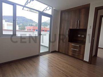Casa  en Venta por estrenar en Nayón
