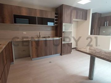 Casa  en Venta por estrenar en Nayón