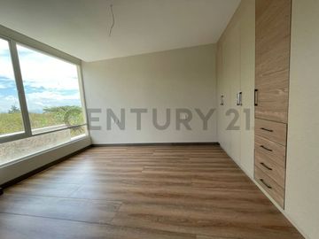 En venta departamento con terraza por estrenar. Sector Intervalles. Tumbaco