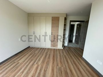 En venta departamento con terraza por estrenar. Sector Intervalles. Tumbaco