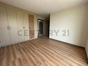 En venta departamento con terraza por estrenar. Sector Intervalles. Tumbaco