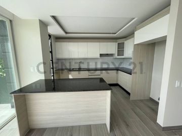 En venta departamento con terraza por estrenar. Sector Intervalles. Tumbaco