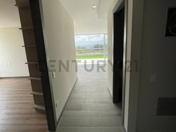 En venta departamento con terraza por estrenar. Sector Intervalles. Tumbaco