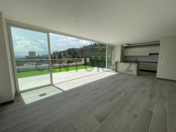 En venta departamento con terraza por estrenar. Sector Intervalles. Tumbaco