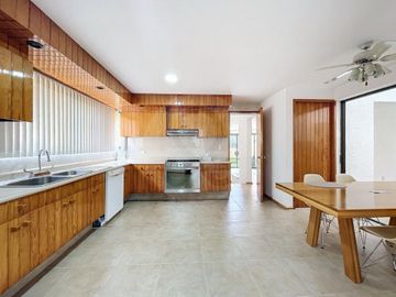 Casa en condominio en venta en Santa Úrsula Xitla