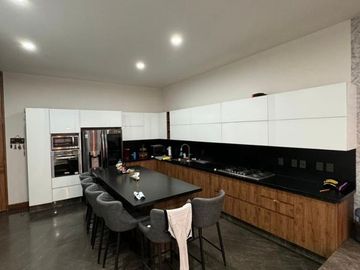 Casa en Puerta del Bosque de Lujo