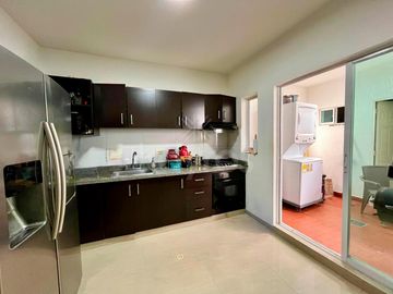 Casa moderna en conjunto cerrado en La Castellana Montería en excelente estado
