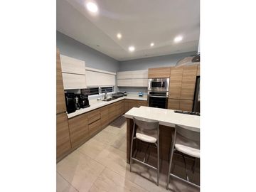 Casa en venta en Valle Poniente en Privadas la Huasteca Frente Parque