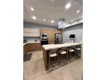 Casa en venta en Valle Poniente en Privadas la Huasteca Frente Parque