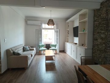 Departamento cuatro ambientes en Monserrat reciclado a nuevo