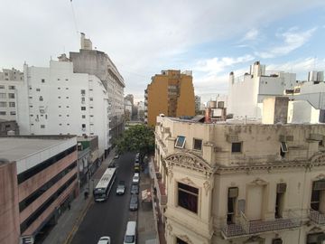 Departamento cuatro ambientes en Monserrat reciclado a nuevo