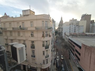 Departamento cuatro ambientes en Monserrat reciclado a nuevo