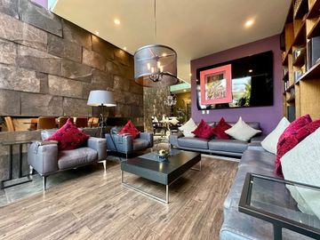 Residencia en venta en Jardines de La Montaña