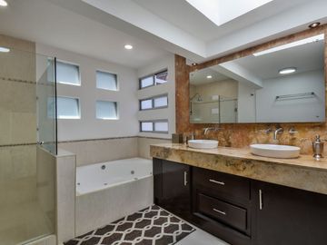 Residencia en venta en Bosques de las Lomas