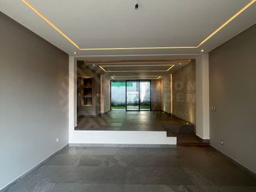 Casa en Venta Nueva en Club de Golf Chiluca