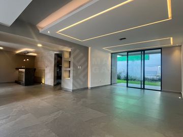 Casa en Venta Nueva en Club de Golf Chiluca