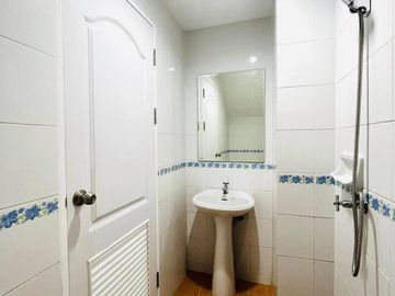 3 Bedroom 2 Bathroom town house for Rent at Glory house