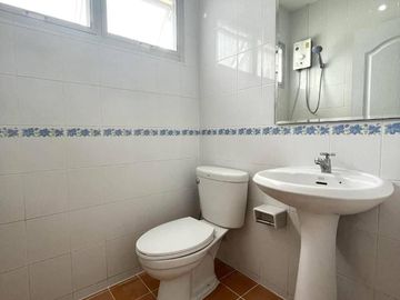 3 Bedroom 2 Bathroom town house for Rent at Glory house