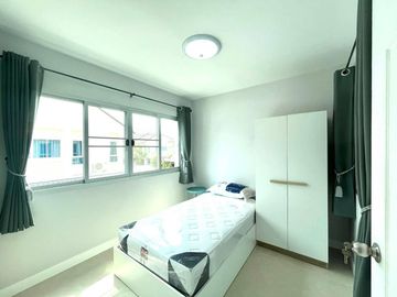 3 Bedroom 2 Bathroom town house for Rent at Glory house