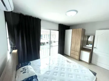 3 Bedroom 2 Bathroom town house for Rent at Glory house