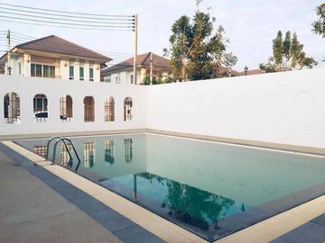 3 Bedroom 2 Bathroom town house for Rent at Glory house