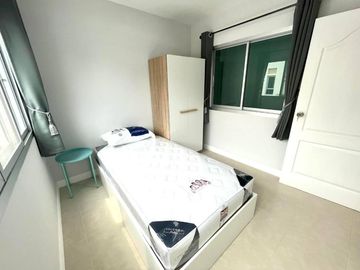 3 Bedroom 2 Bathroom town house for Rent at Glory house