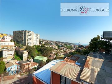 Casa en Venta en Casa compuesta de 3 lofts independientes en Cerro Bellavista