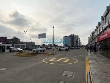 Locales Comerciales Venta AV. Elmer Faucett y Tomás Valle  - CALLAO