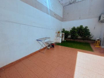 Casa PH en venta en Lanus Oeste