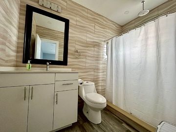 SE VENDE ESPECTACULAR PARCELA CON CASA 5D/5B LA SERENA