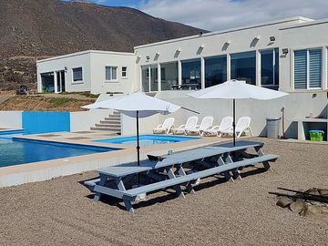 SE VENDE ESPECTACULAR PARCELA CON CASA 5D/5B LA SERENA