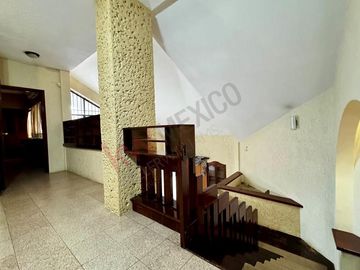 Casa de 350 m2 de terreno en VENTA en Fracc. Los Laureles