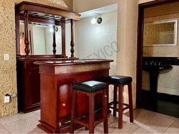 Casa de 350 m2 de terreno en VENTA en Fracc. Los Laureles