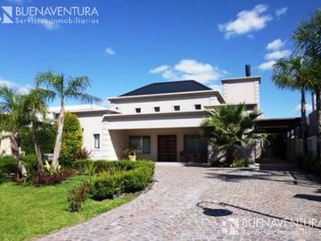 Hermosa Casa - Fincas de Iraola II