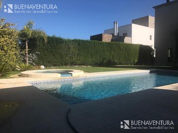Hermosa Casa - Fincas de Iraola II