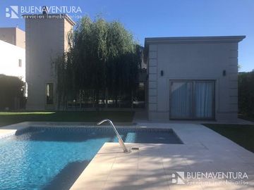 Hermosa Casa - Fincas de Iraola II