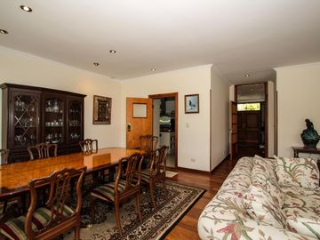 Estupenda construcción y amplitud en todos los ambientes
