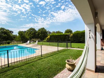 Estupenda construcción y amplitud en todos los ambientes