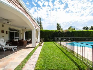 Estupenda construcción y amplitud en todos los ambientes