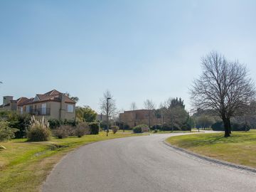 Estupenda construcción y amplitud en todos los ambientes